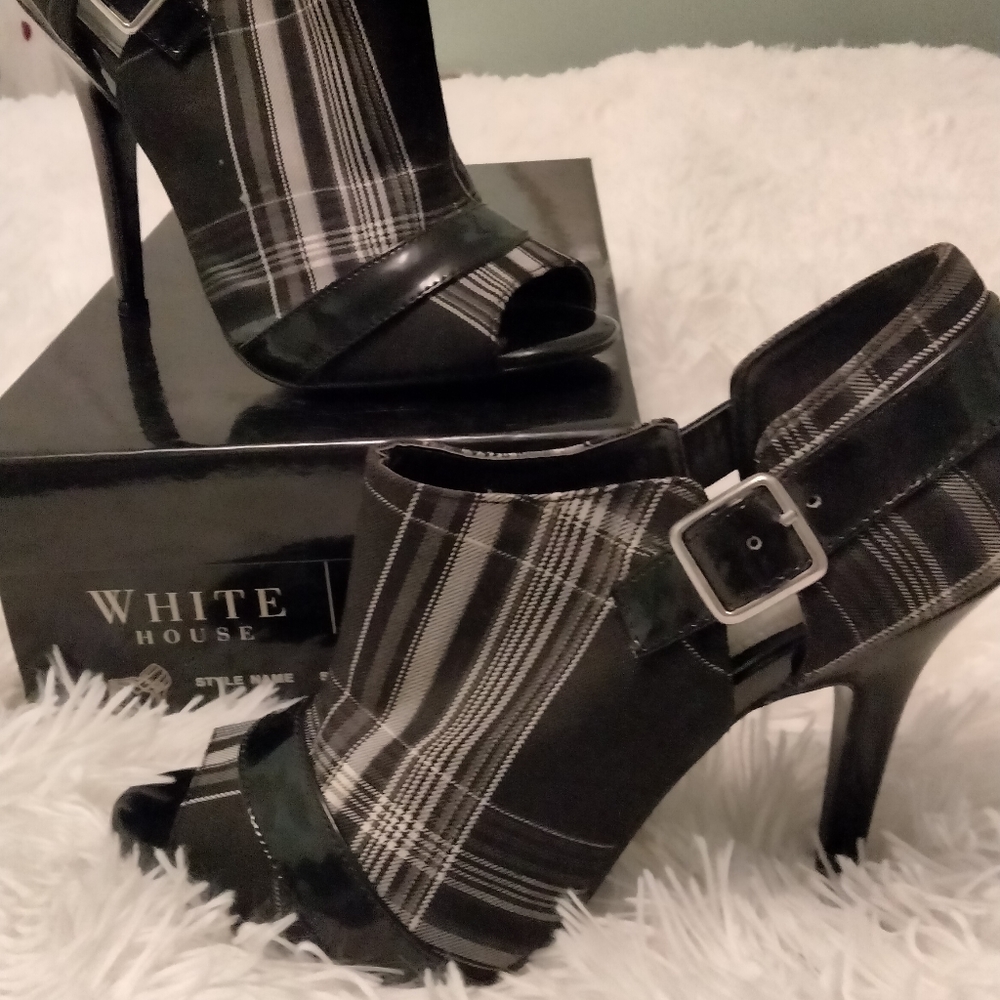 NWT & box  Black patent leather plaid bootie heels.White House Black Market sz 8